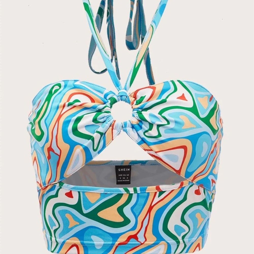 SHEIN Allover Print O-ring Cut Out Tie
Backless Halter Top